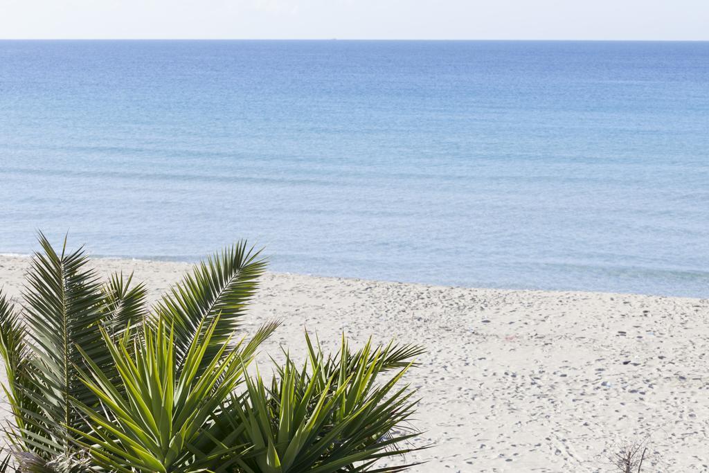 Sud Beach Hotel Fronte Mare By Ria Hotels Marina Di Pulsano Стая снимка